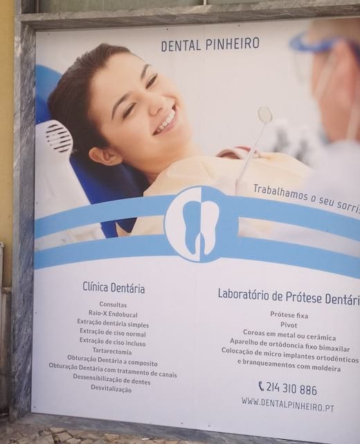 decoração de espaço comercial da Dental Pinheiro